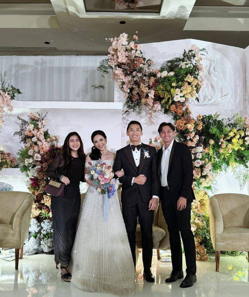 potret artis di resepsi pernikahan Jonatan Christie dan Shanju (Instagram.com/felicyangelista_)