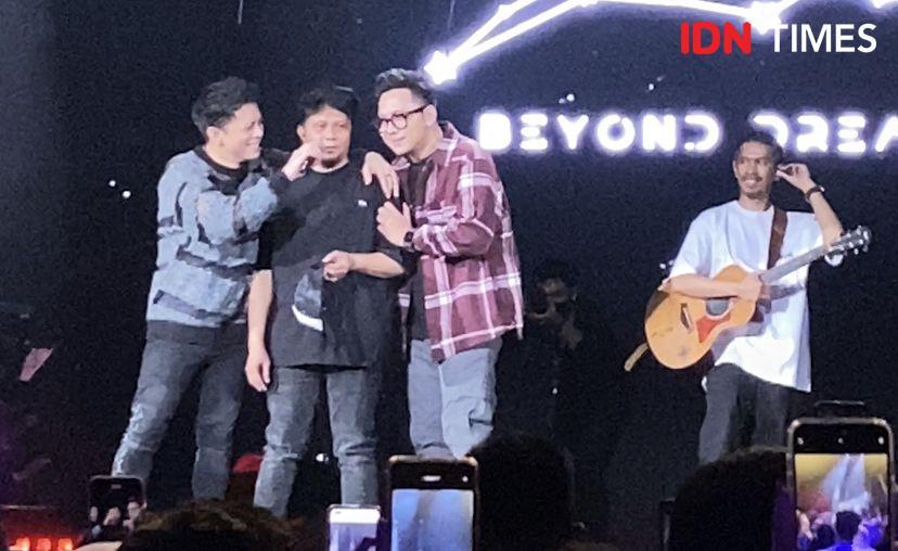 Reza Ikut Konser Terakhir NOAH Sebelum Hiatus, Nangis di Panggung