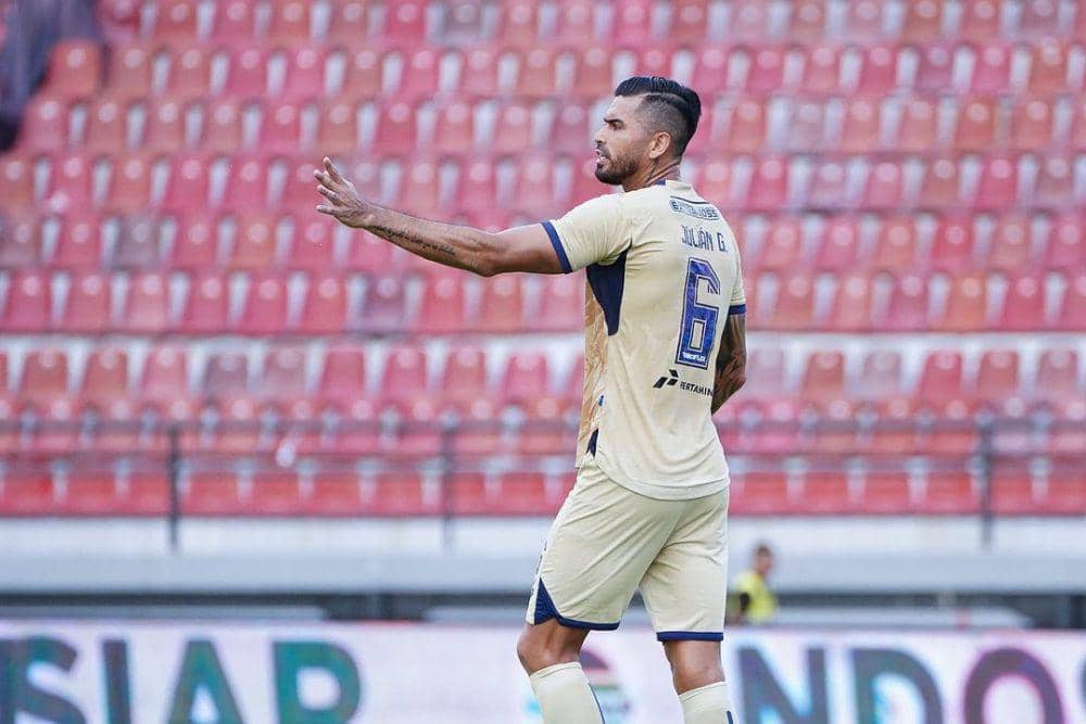 Julian Guevara (instagram.com/aremafcofficial)
