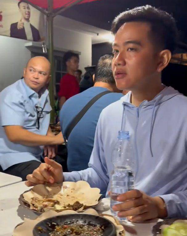potret Raffi Ahmad temani Gibran Rakabuming makan di Rojo Sambel (instagram.com/raffinagita1717)
