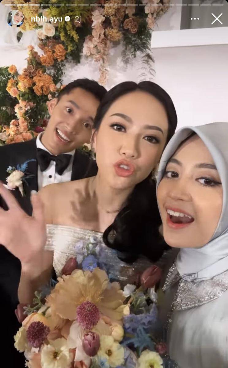 potret artis di resepsi pernikahan Jonatan Christie dan Shanju (Instagram.com/nblh.ayu)