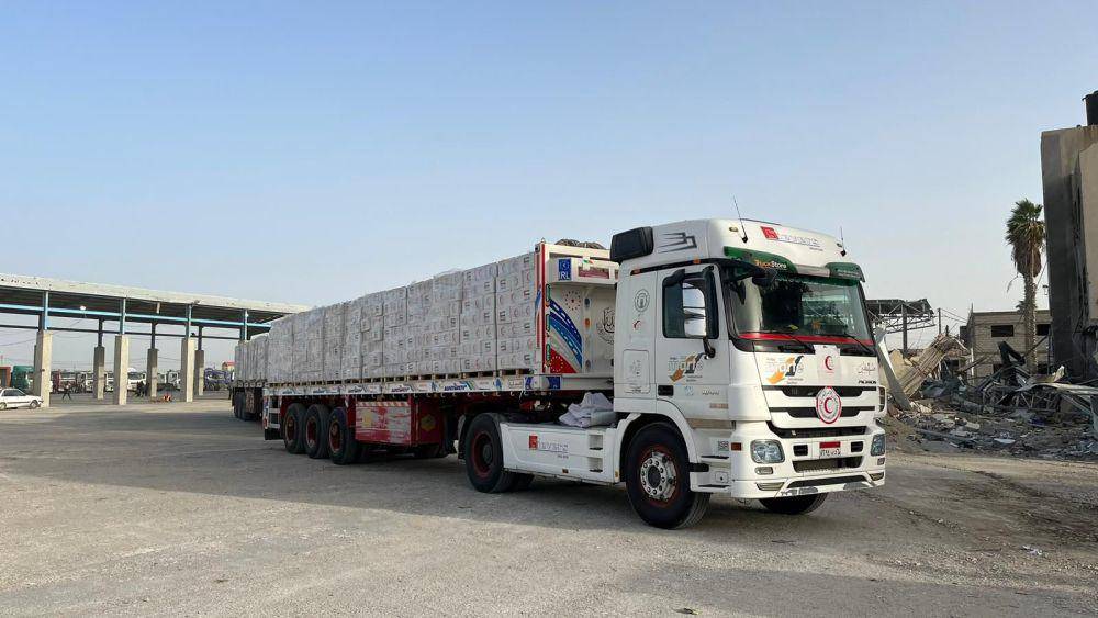 Bulan Sabit Merah Palestina menerima 50 truk bantuan kemanusiaan melalui penyeberangan Rafah pada 2 Desember 2023. (twitter.com/PalestineRCS)