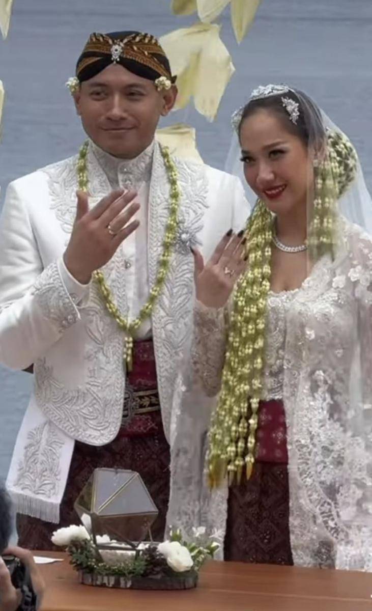Pernak-pernik pernikahan Bunga Citra Lestari. (Instagram.com/lunamaya)