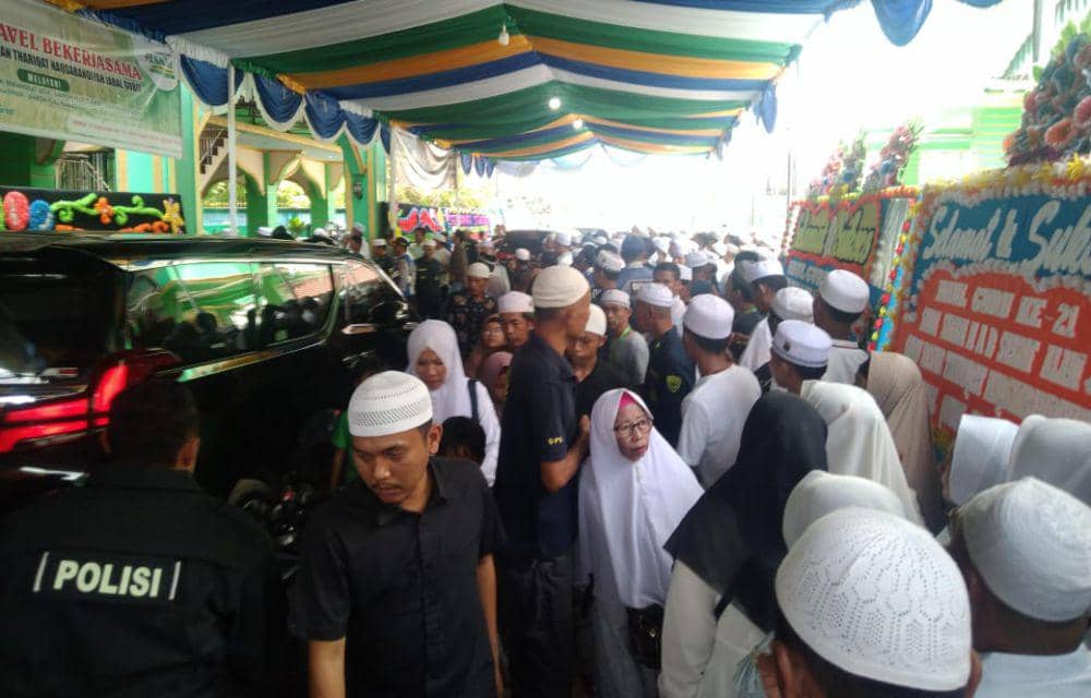 Ribuan jamaah Persulukan Jabal Qubis menyambut kedatangan Anies Baswedan (IDN Times/Eko Agus Herianto)