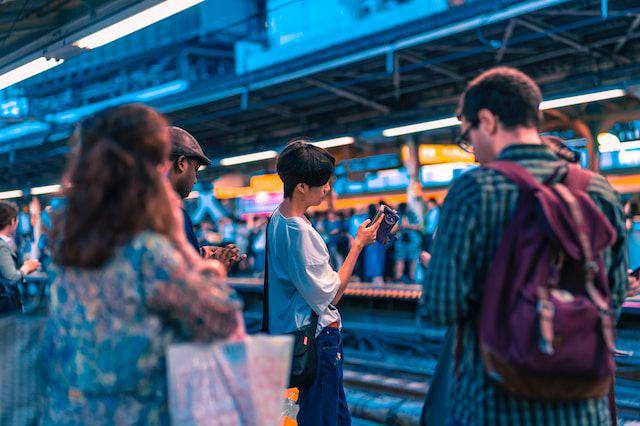 ilustrasi menghadapi modernisasi (unsplash.com/Jazael Melgoza)