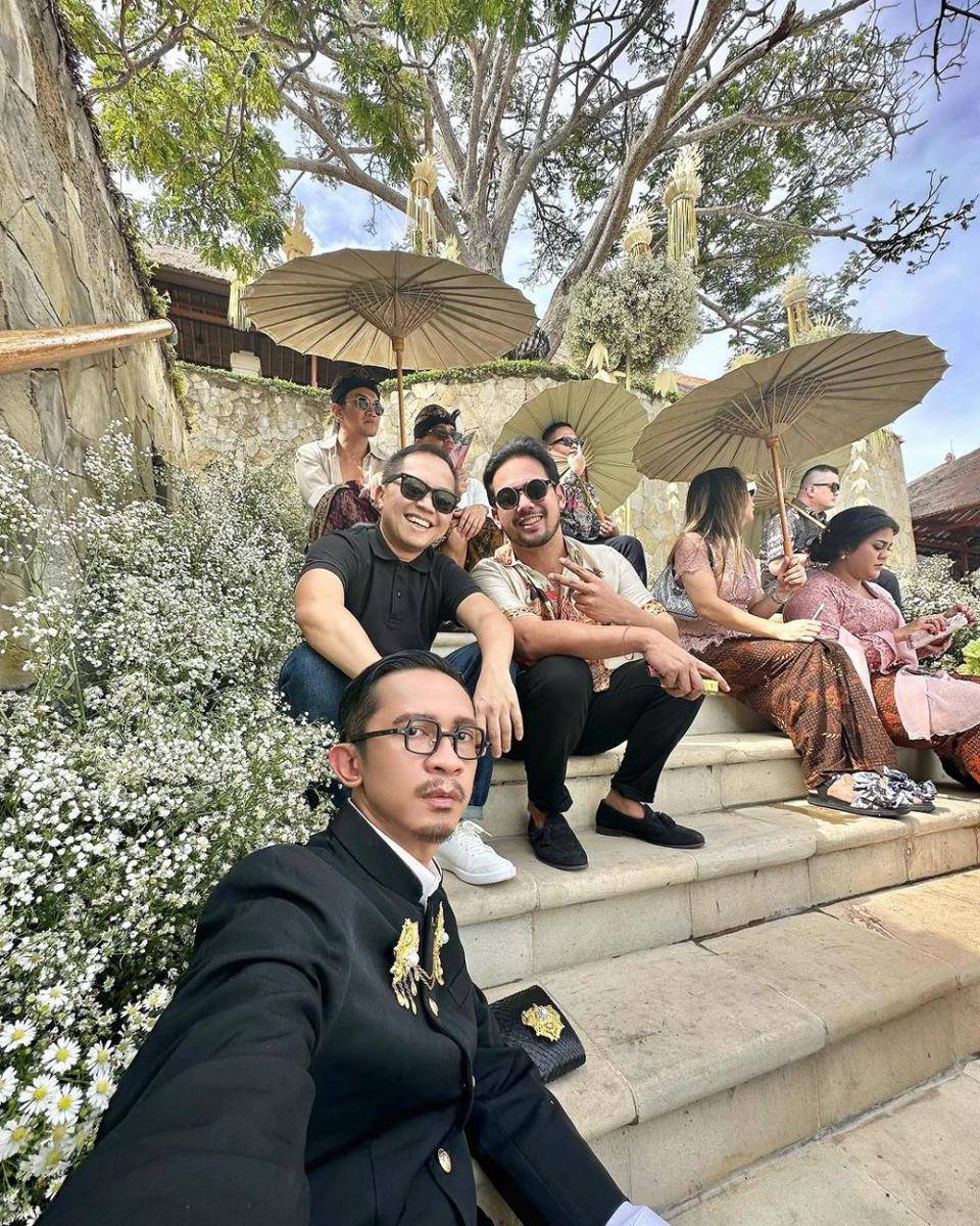 Gaya Tamu Undangan Pria di Pernikahan BCL dan Tiko Aryawardhana (Instagram.com/amingisback)