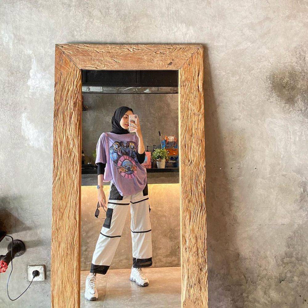 Ide styling bawahan putih ala Alamanda Putri (instagram.com/alamandaptrr)