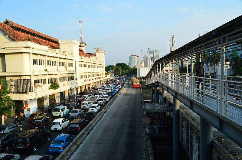 ilustrasi salah satu jalan di Jakarta yang mengalami kemacetan (flickr.com/gneis setia graha)