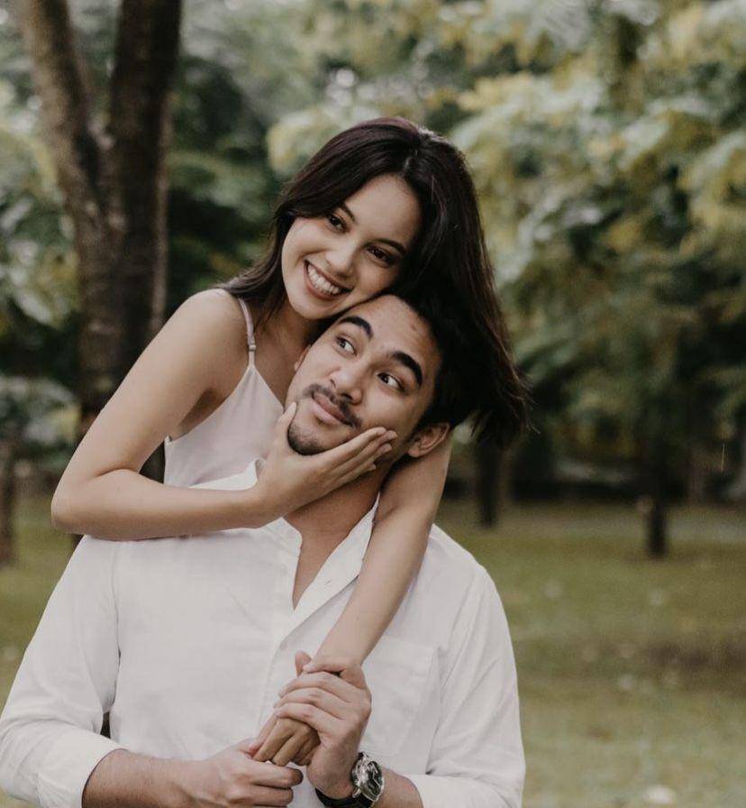 potret mesra Anggika Bolsterli dan kekasih (Instagram.com/omararmandiego)
