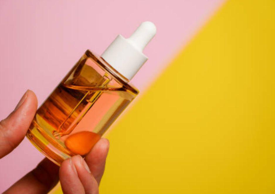 4 Rekomendasi Essence untuk Mencerahkan, Tampil Menawan Saat Lebaran!