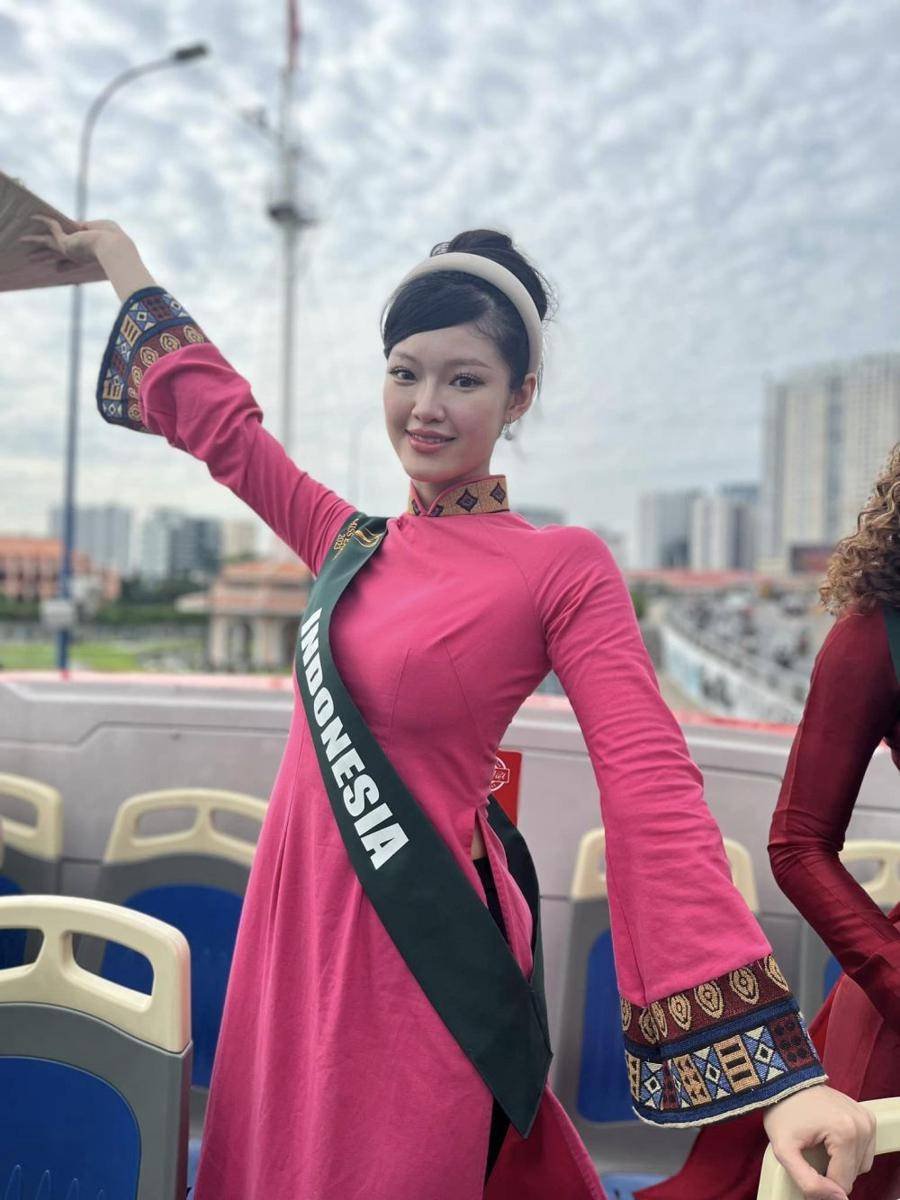 Potret Finalis Miss Earth 2023 di Pembukaan Ho Chi Minh Tourism Week (Facebook.com/Miss Earth)