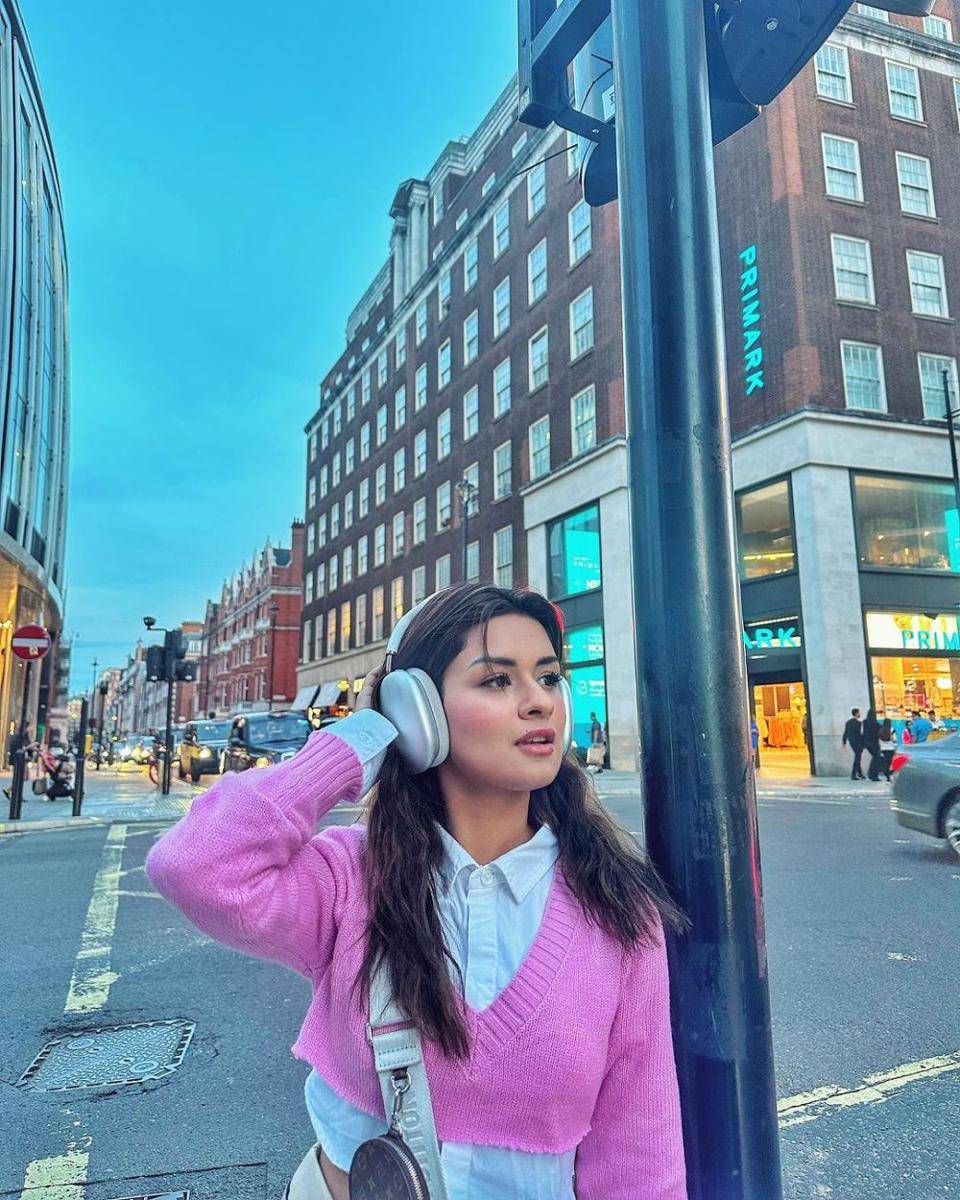 Avneet Kaur (instagram.com/avneetkaur_13)