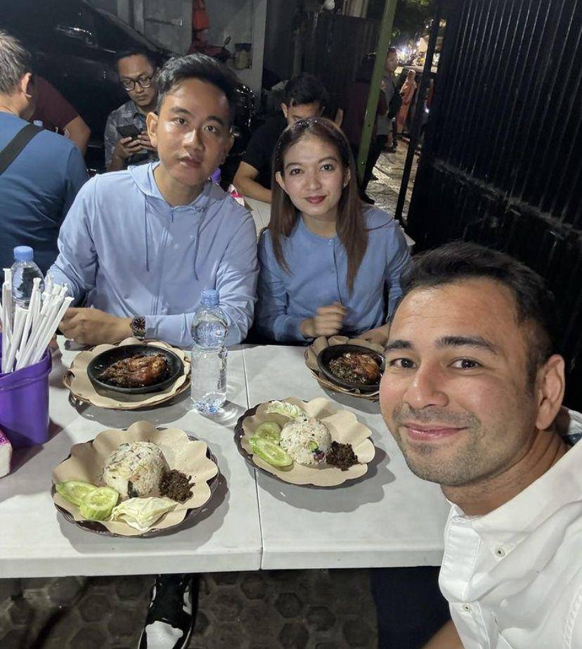potret Gibran Rakabuming dan Selvi makan di warung kuliner Raffi Ahmad (Instagram.com/raffinagita1717)