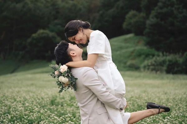7 Potret Prewedding Putri Helmy Yahya dengan Pria Asal Korea