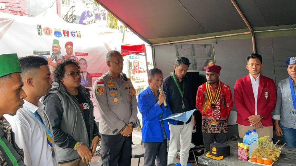Deklarasi Pemilu Ceria oleh kelompok Cipayung Plus bersama Badan Eksekutif Mahasiswa (BEM) se-Kota Jayapura, Jumat (1/12/2023). (IDN Times/Istimewa)