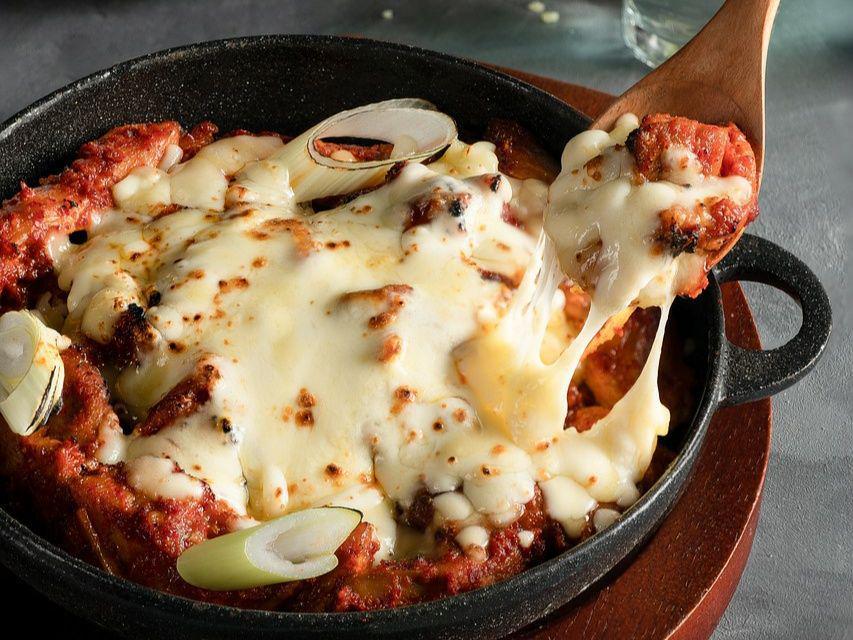 8 Tips Bikin Cheese Buldak, Fire Chicken Korea untuk Musim Hujan