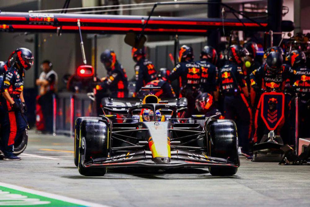Max Verstappen saat menjalani main race GP Singapura 2023. (formula1.com)