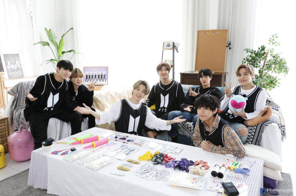 BTS (twitter.com/bts_bighit)