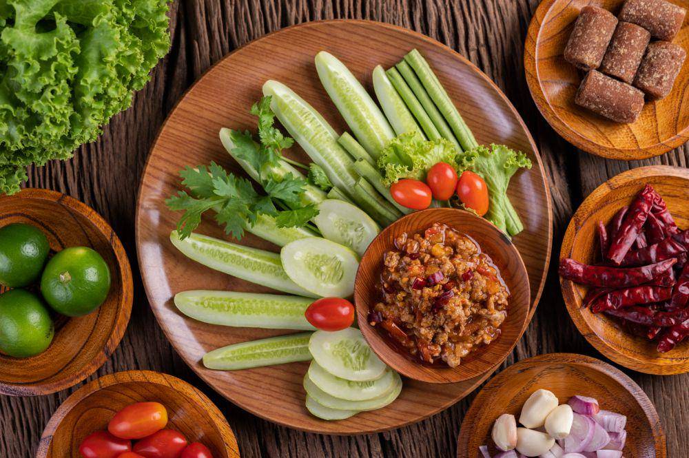 5 Lalapan Sayur Kukus untuk Menemani Sambal Pedas