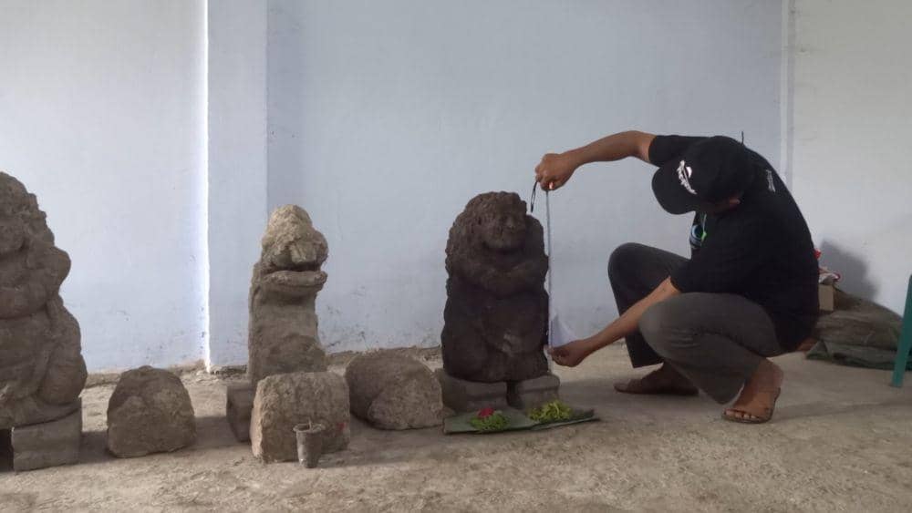 Arca dwarapala yang ditemukan warga. IDN Times/ Bramanta Pamungkas