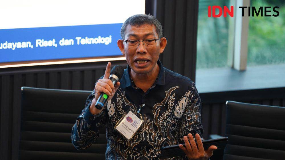 Inspektur Investigasi Itjen Kemendikbud Lindung Saut Maruli Sirait dalam agenda ALL ABOUT RESPECT diselenggarakan di IDN Media HQ, Jakarta, Senin (4/12/2023) (IDN Times/Fauzan)