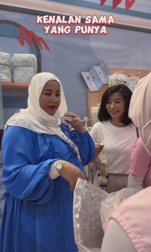 Tasyi beli perlengkapan bayi (Instagram.com/tasyiiathasyia)