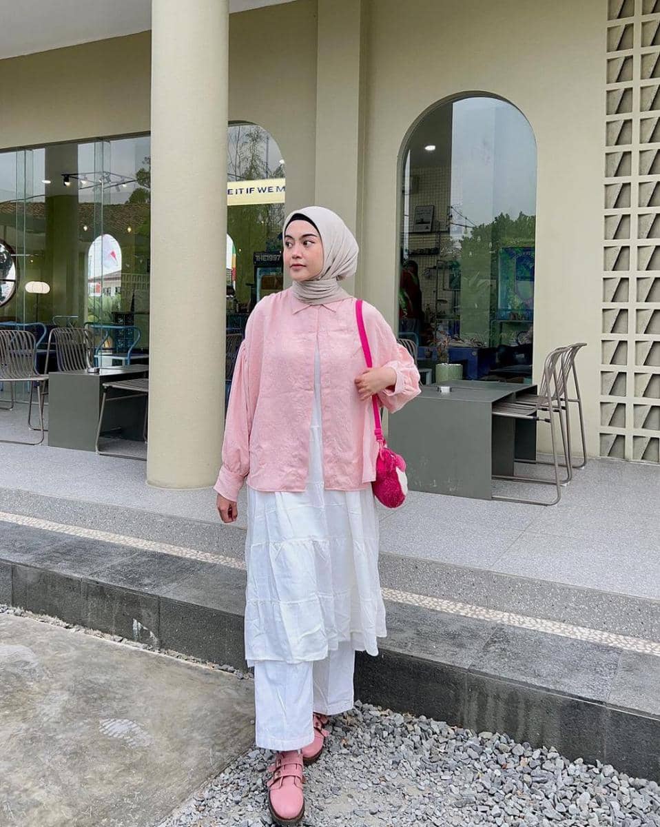 Refina Habilia (instagram.com/refinahm)