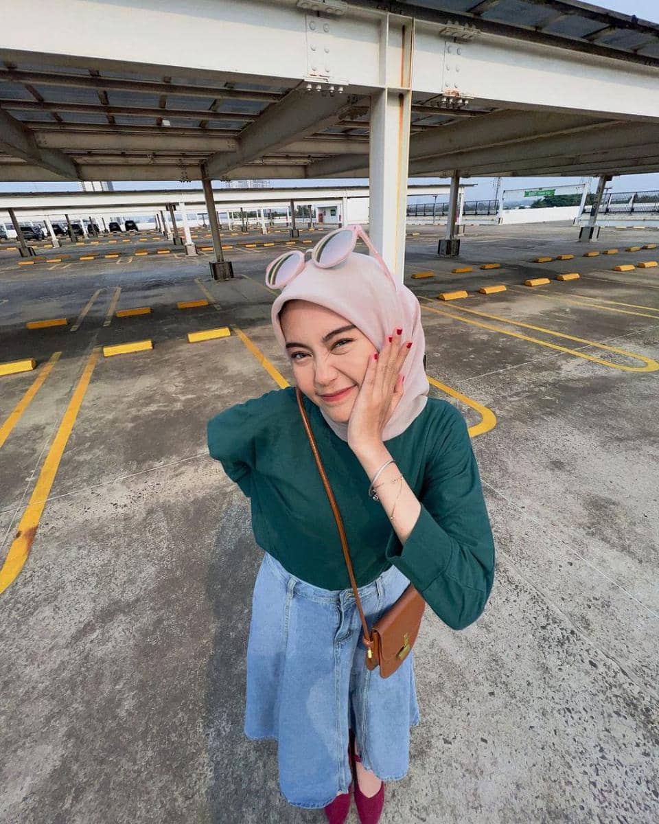 Refina Habilia (instagram.com/refinahm)