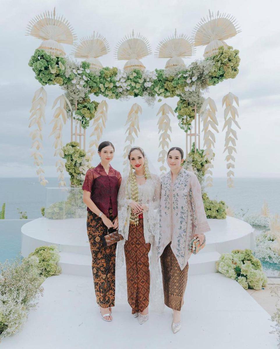 potret Chelsea Islan di pernikahan BCL-Tiko (instagram.com/chelseaislan)