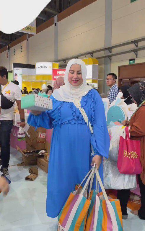 Tasyi beli perlengkapan bayi (Instagram.com/tasyiiathasyia)