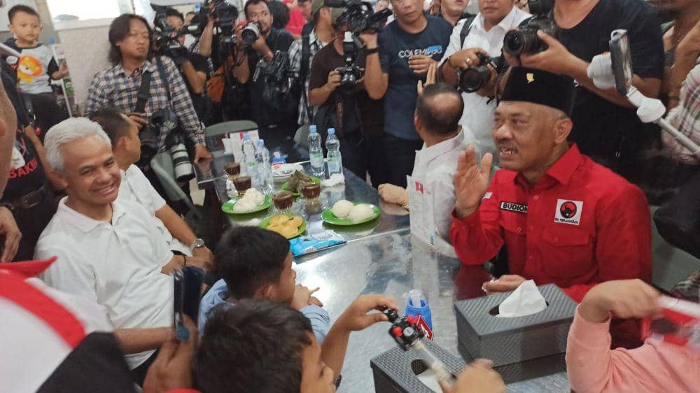 Tim Pemenangan Ganjar-Mahfud Sosialisasi Door to Door di Balikpapan