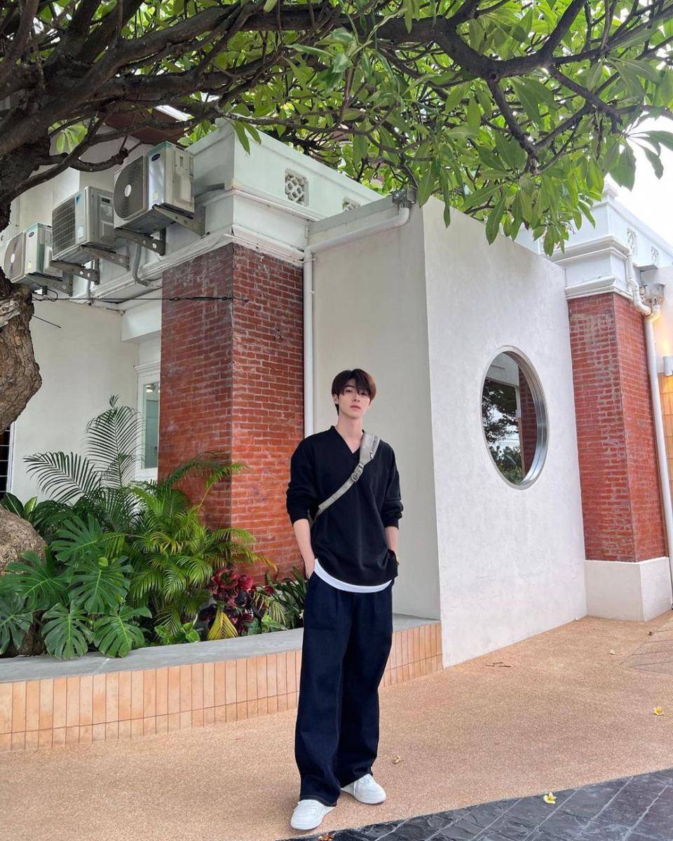 Instagram.com/blue_pongtiwat