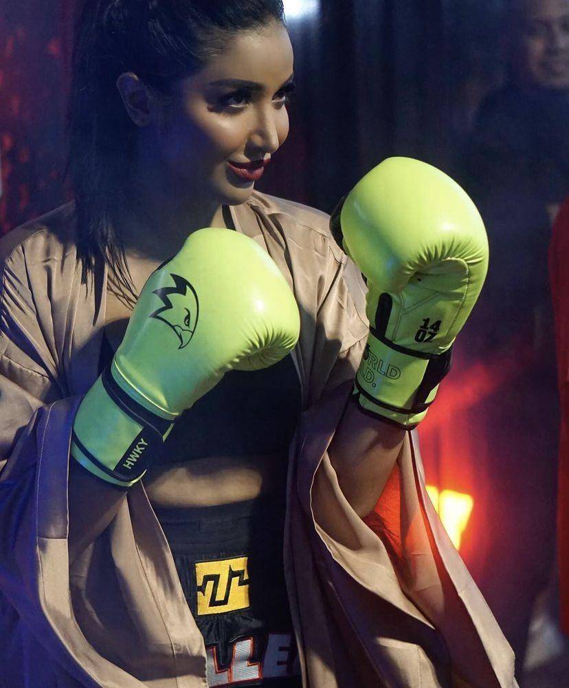 potret Millen Cyrus menang tinju lawan Sunny Wijaya (Instagram.com/millencyrus)