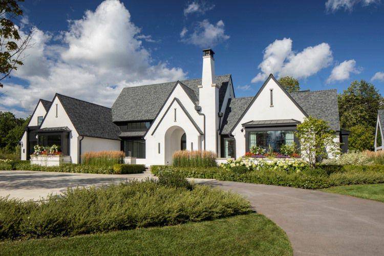 Rumah european tudor (hendelhomes.com)