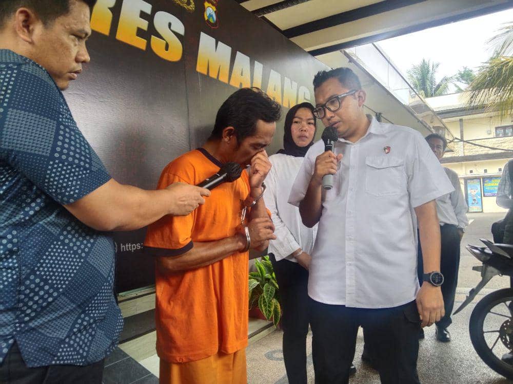 Konferensi pers kasus pencabulan pada anak kandung di Mapolres Malang. (IDN Times/Rizal Adhi Pratama)