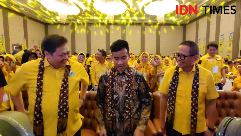 Gibran Rakabuming & Airlangga Hartarto hadiri Rapimda Partai Golkar di Sukoharjo. (IDN Times/Larasati Rey)