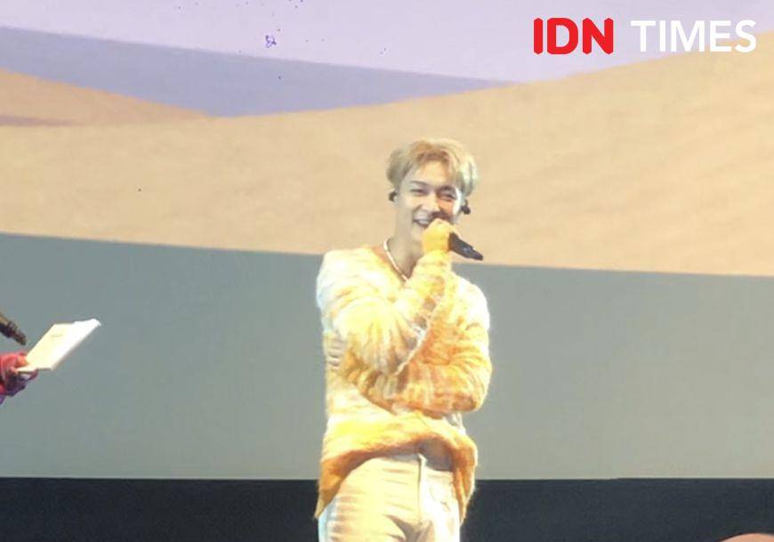 Lay di fanmeeting & listening party pada Selasa (5/12/2023) (Dok. IDN Times/Elizabeth Chiquita)