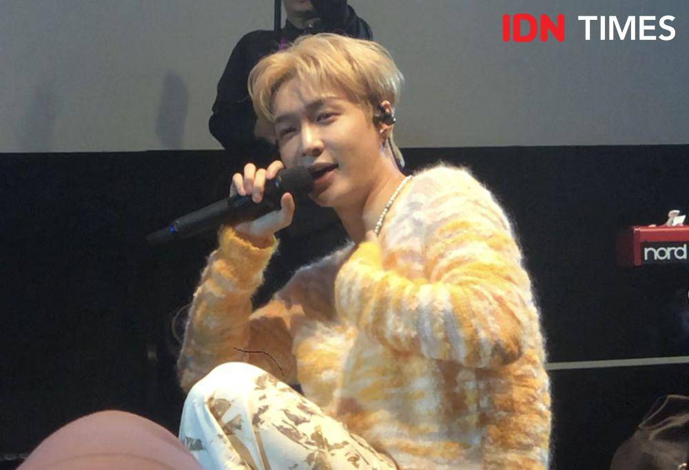 Lay di fanmeeting & listening party pada Selasa (5/12/2023) (Dok. IDN Times/Elizabeth Chiquita)