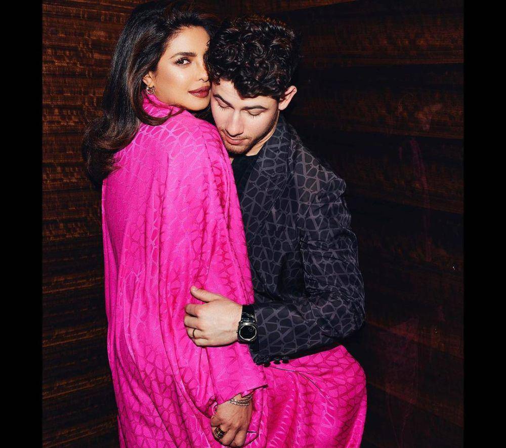 Priyanka Chopra dan suami (instagram.com/priyankachopra)