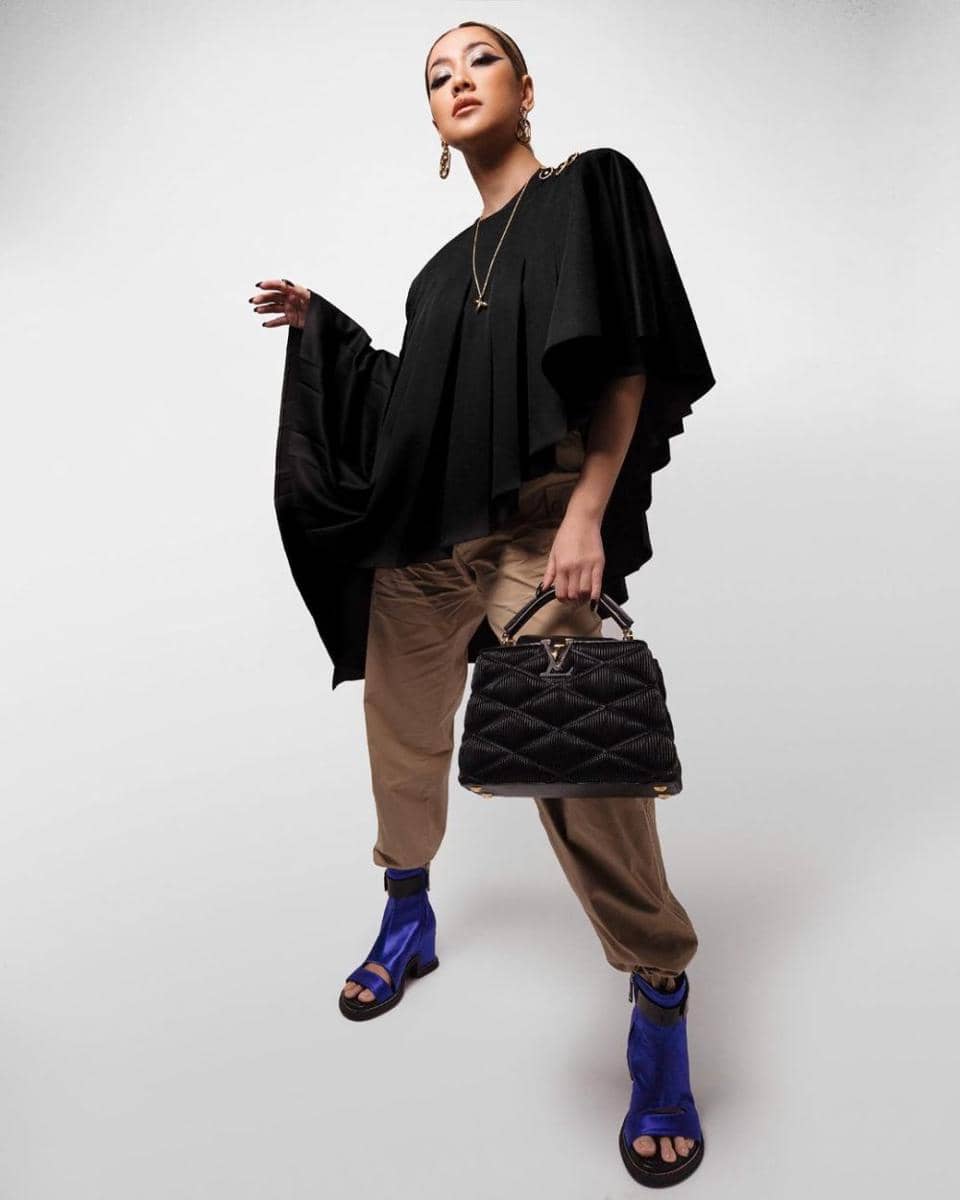 ide makeup nuansa hitam Bunga Citra Lestari (instagram.com/itsmebcl)