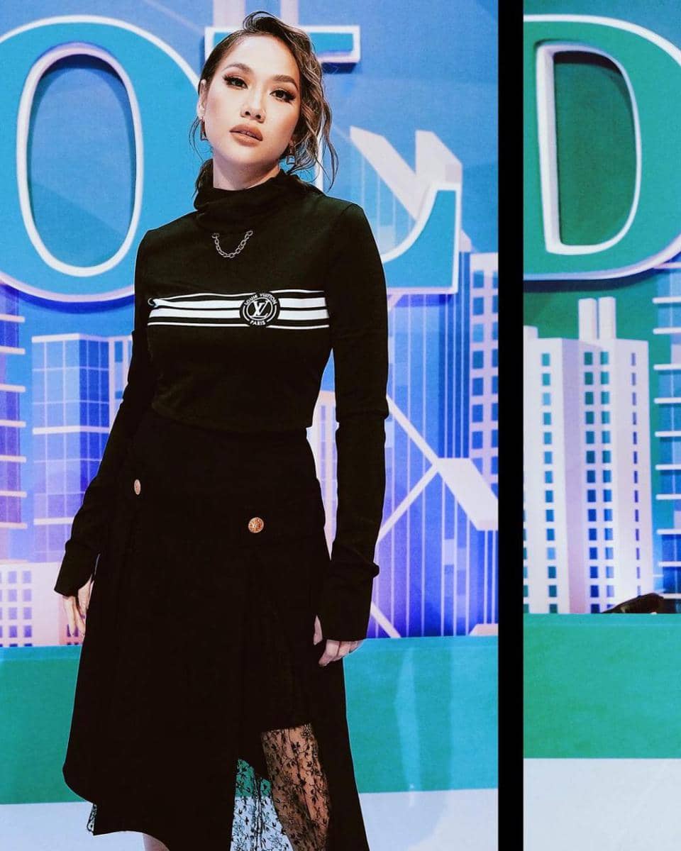 ide gaya nuansa hitam ala BCL (instagram.com/itsmebcl)