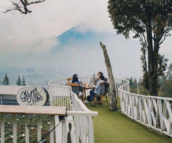 Nongkrong di Merbabu Park (instagram.com/merbabupark)