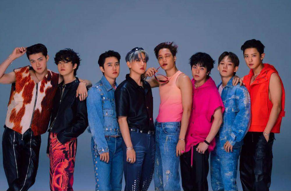 EXO (instagram.com/weareone.exo)