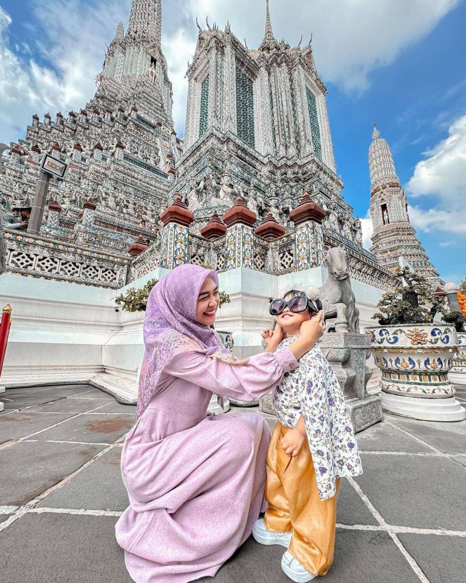 Ria Ricis ke Thailand (Instagram.com/riaricis1795)
