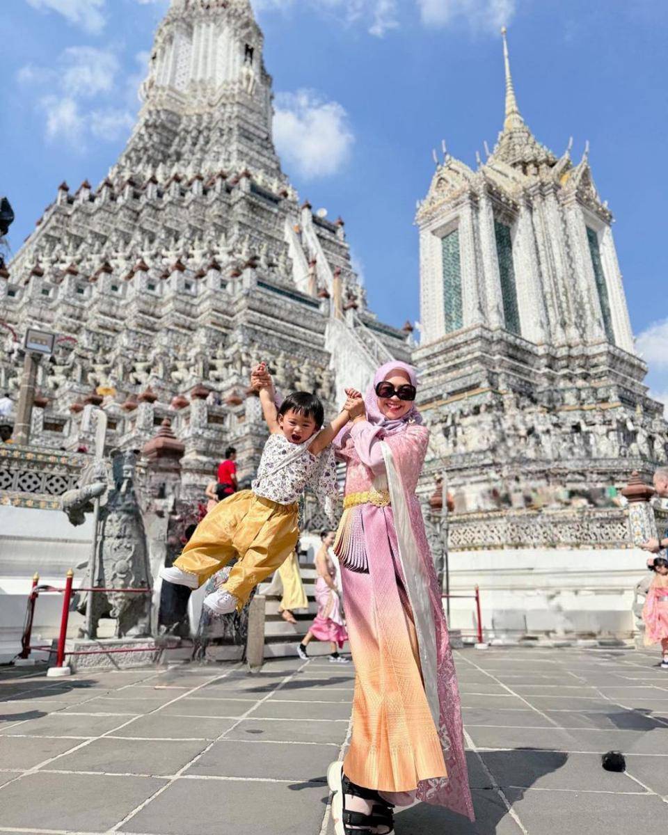 Ria Ricis ke Thailand (Instagram.com/riaricis1795)