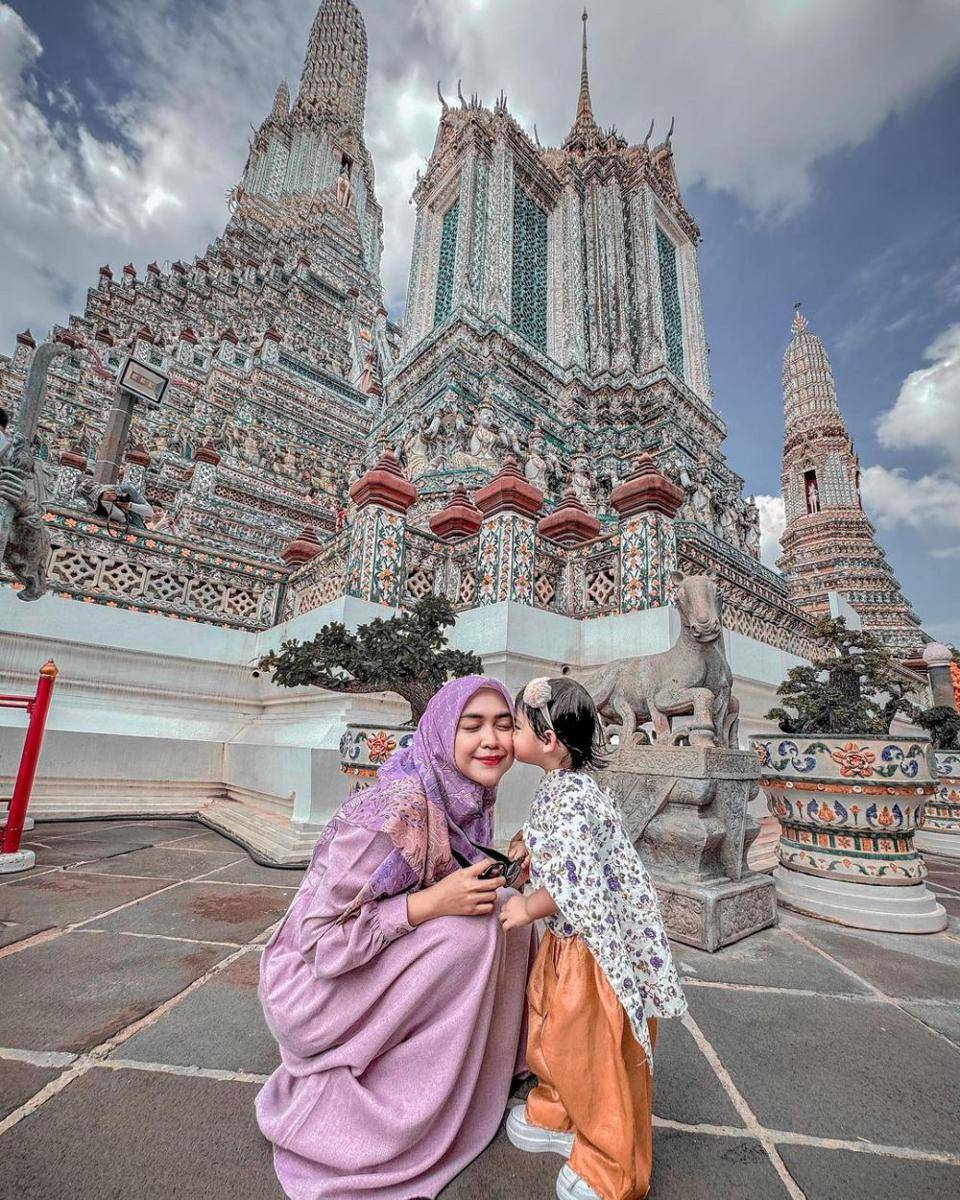 Ria Ricis ke Thailand (Instagram.com/riaricis1795)
