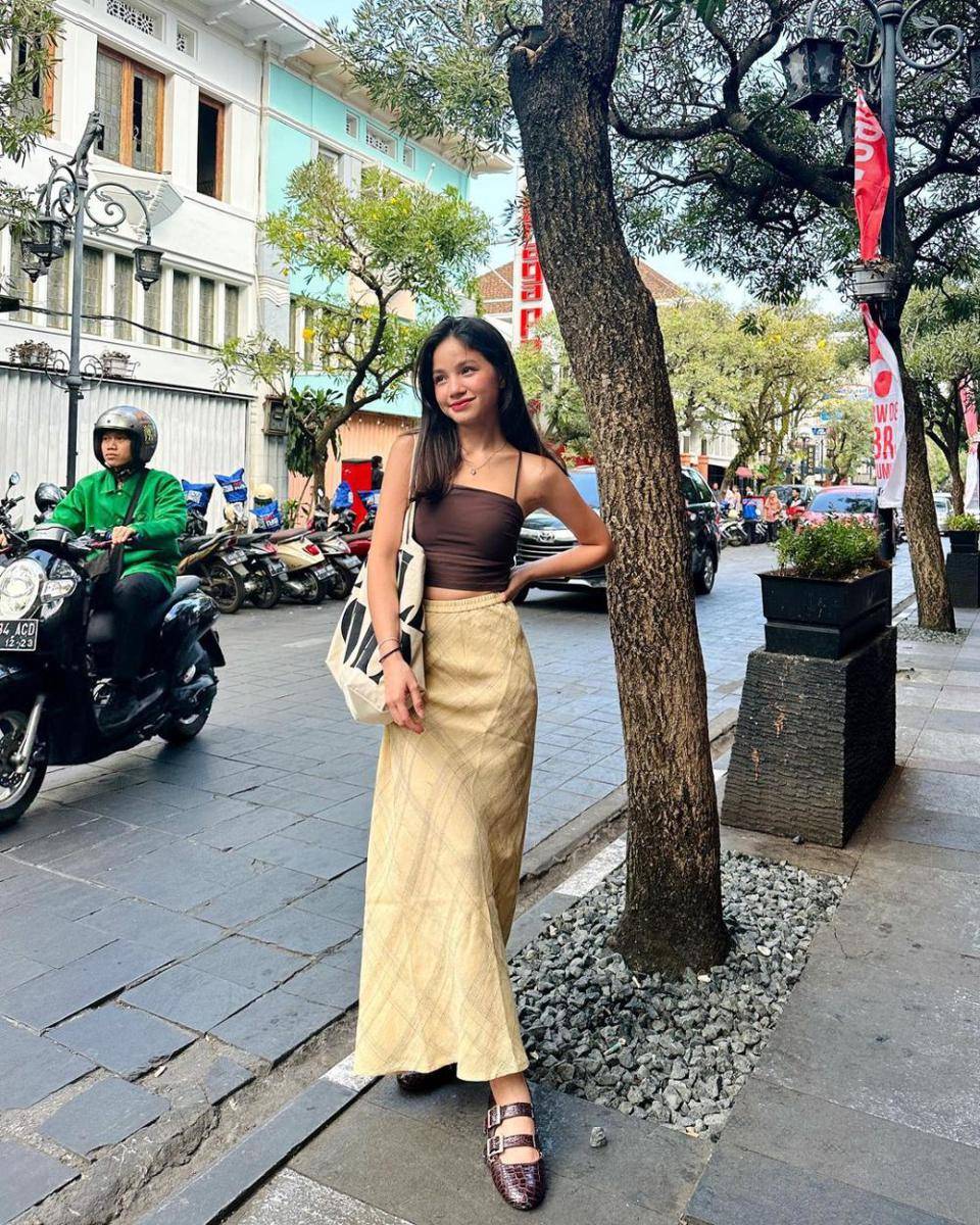 ide styling rok ala Bella Graceva (instagram.com/bellagap)