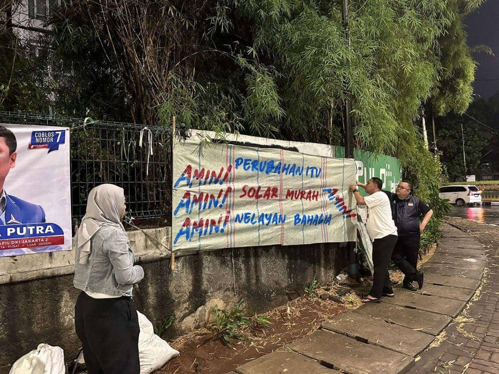 Spanduk rakyat yang dibuat relawan capres dan cawapres Anies Baswedan-Muhaimin Iskandar. (Dok. Istimewa)