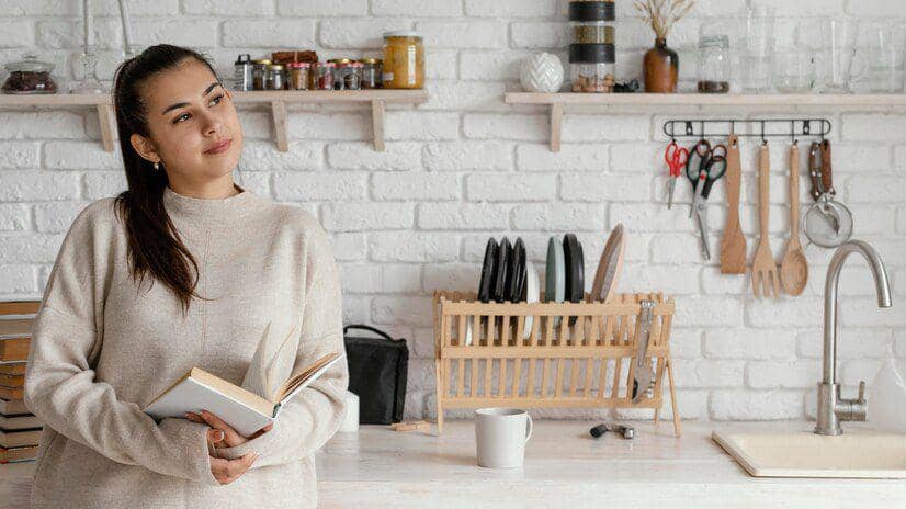 ilustrasi peralatan dapur multifungsi (freepik.com/freepik)
