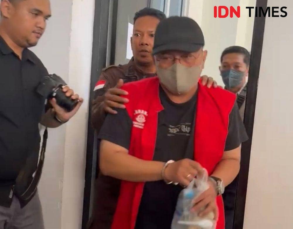 Tampang tenaga pendidik yang cabuli siswinya di Pontianak. (IDN Times/Teri).
